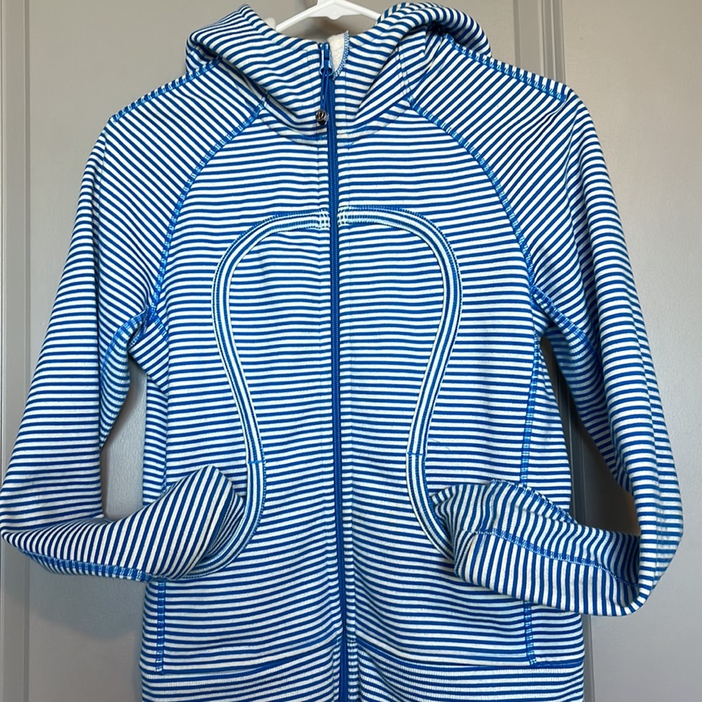 Lululemon Scuba Hoodie Slope Stripe Printed Polar Cream Beaming Blue size 6